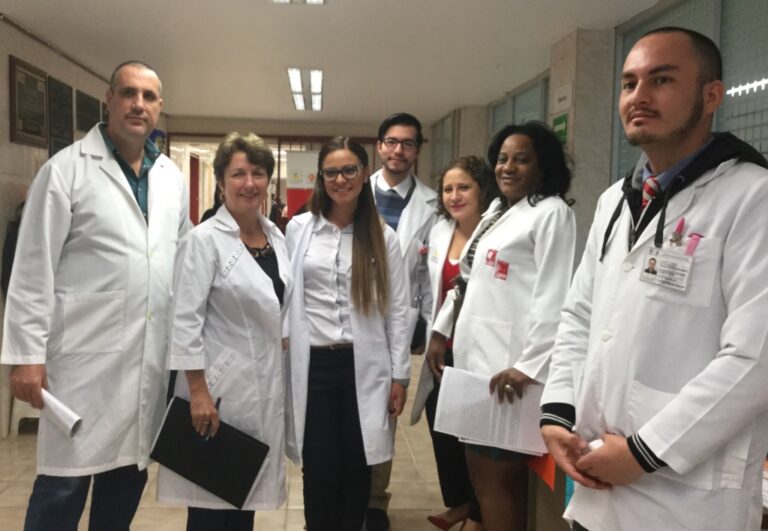Médicos formados en España