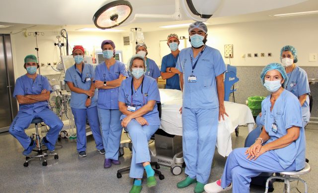 equipo-medico-clinico-san-carlos-extirpan-pancreas-recien-nacida-laparoscopia