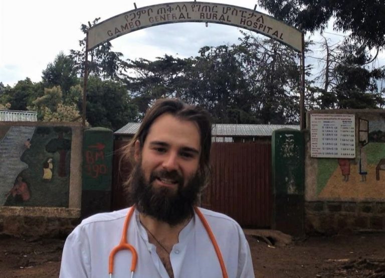 dr-iñaki-alegria-hospital-gambo-africa-pandemia