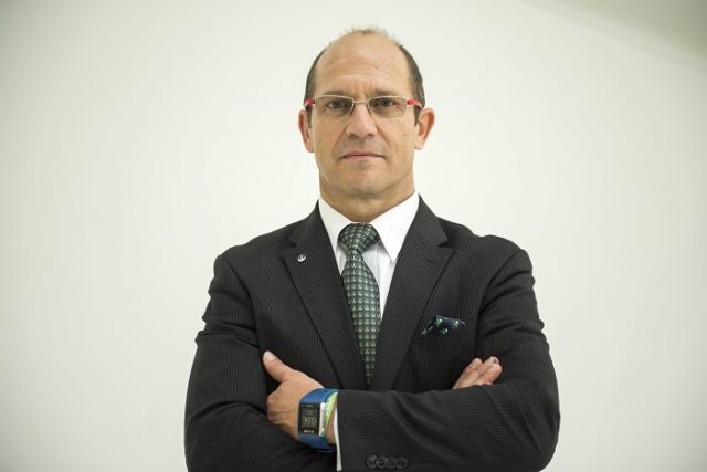 Dr. Julián-Álvarez