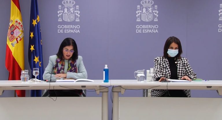 Carolina Darias y Silvia Calzón en rueda de prensa hablan sobre los datos de vacunados que tienen menos riesgo que los n vacunados