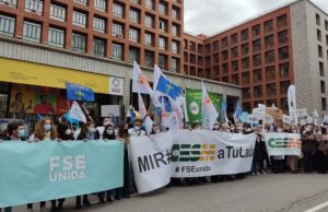 Manifestantes MIR y del resto de especialidades de FSE se manifiestaron el 23 de marzo ante el Ministerio de Sanidad por la elección telemática