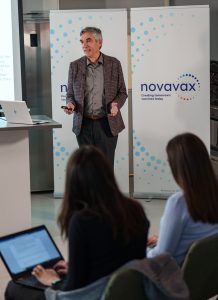 dr-dirk-poelaert-vacuna-novavax-antigeno-matrix-m