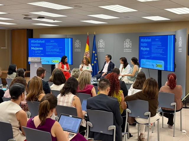 FACME-Farmaindustria-Sanidad-EnSaludNoSinMujeres-2