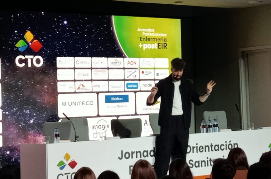 Dr. Callejo durante su ponencia en las jornadas postMIR. elecci&oacute;n especialidad, plaza m&eacute;dica