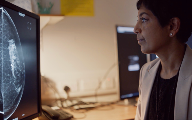 Dr-Mamatha-Reddy-NHS-UK-investigación-IA-cáncer-mama