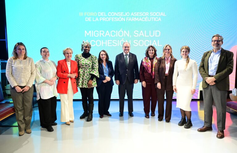 Presentaci&oacute;n informe CGCOF farmacias refugio sanitario migrantes