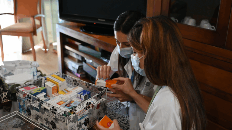 Mara&ntilde;&oacute;n-atenci&oacute;n- farmac&eacute;utica-domicilio
