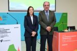 Jesús Aguilar, presidente de CGCOF, y Teresa Menéndez, presidenta de Colegio Farmacéutico de Asturias.
