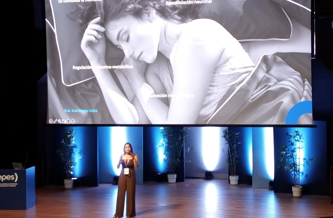 Odontóloga Eva Martos Cobo en Sepes Málaga 2026 rehabilitación odontológica apnea sueño